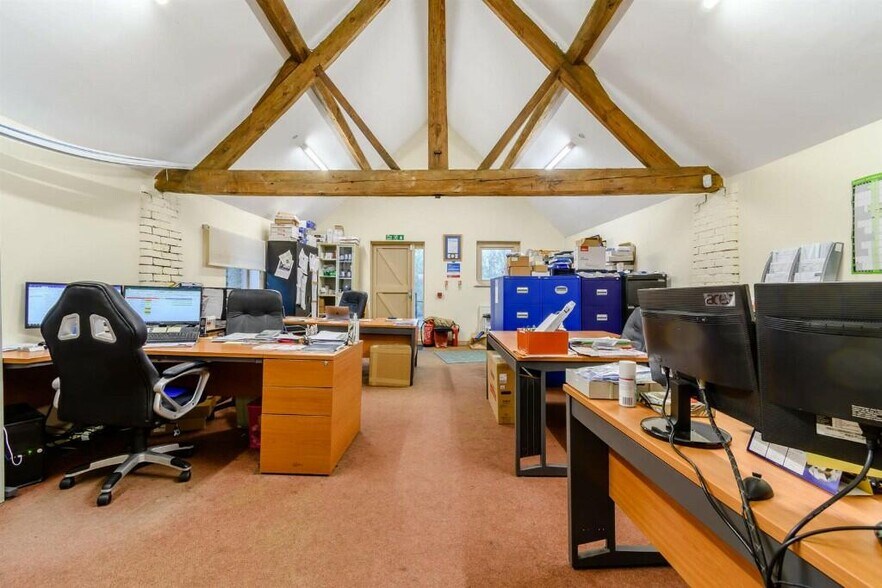 Birchmoor Ln, Polesworth for sale - Interior Photo - Image 3 of 6