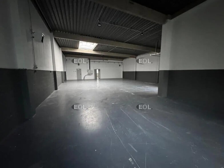 Industrial in Lognes for lease - Interior Photo - Image 1 of 7
