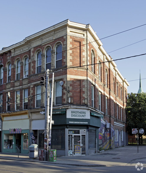 486-488 Queen St W, Toronto, ON for lease - Primary Photo - Image 1 of 4