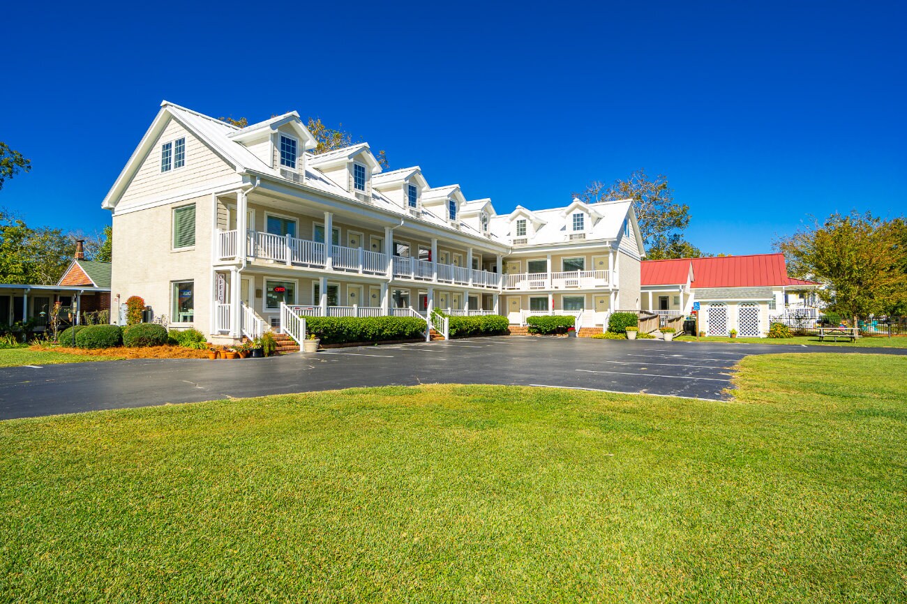201 Mildred St, Oriental, NC 28571 River Neuse Suites boutique hotel
