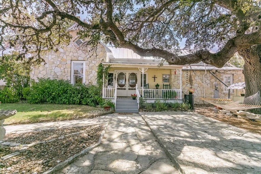 114 Upper Dietert Rd, Comfort, TX 78013