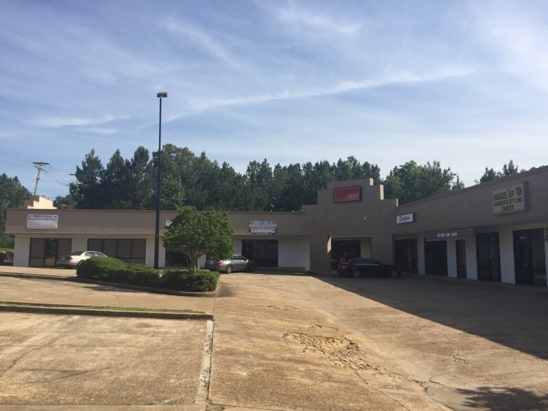 4611 Terry Rd, Jackson, MS 39212 Elton Place Shopping Center