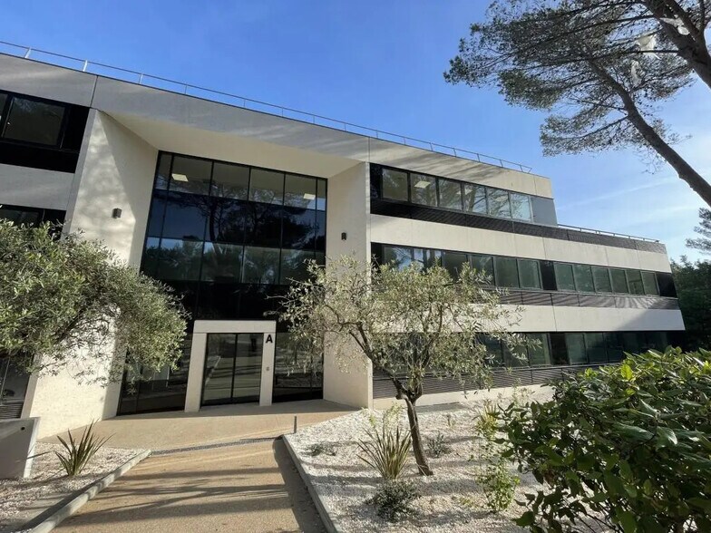 Office in Valbonne for sale - Building Photo - Image 2 of 20
