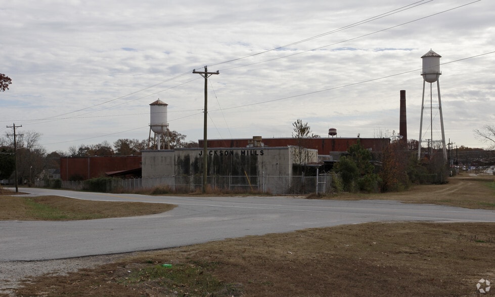 100 Lawton St, Iva, SC for sale - Primary Photo - Image 1 of 1