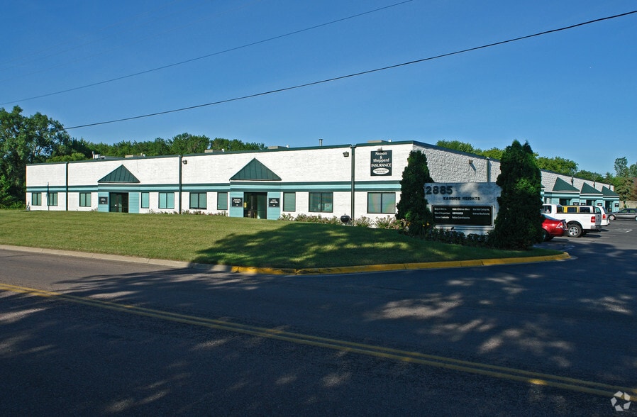 2885 Country Dr, Little Canada, MN for lease - Primary Photo - Image 2 of 6