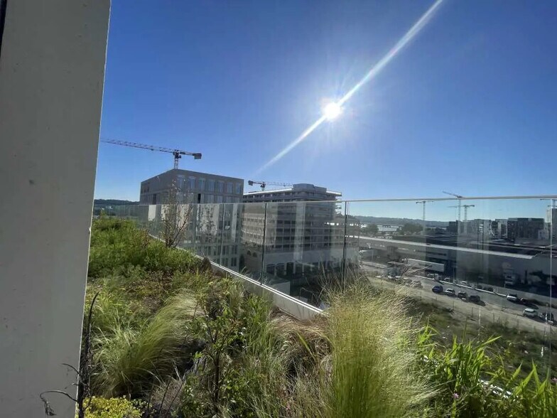 Office in Bordeaux for lease - Building Photo - Image 3 of 53