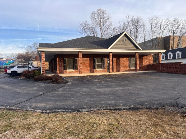 2495 S Walnut Street Pike, Bloomington, IN for lease - Building Photo - Image 2 of 23