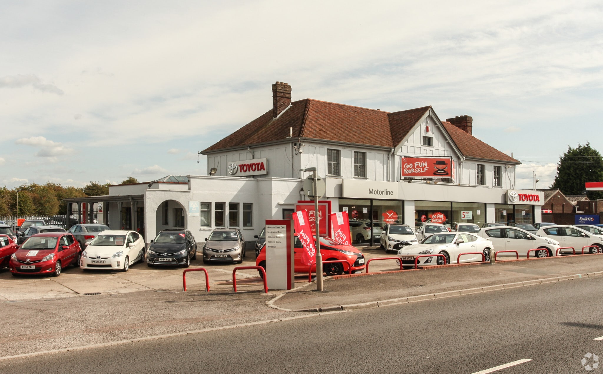 186 Gloucester Rd, Patchway for sale Primary Photo- Image 1 of 1