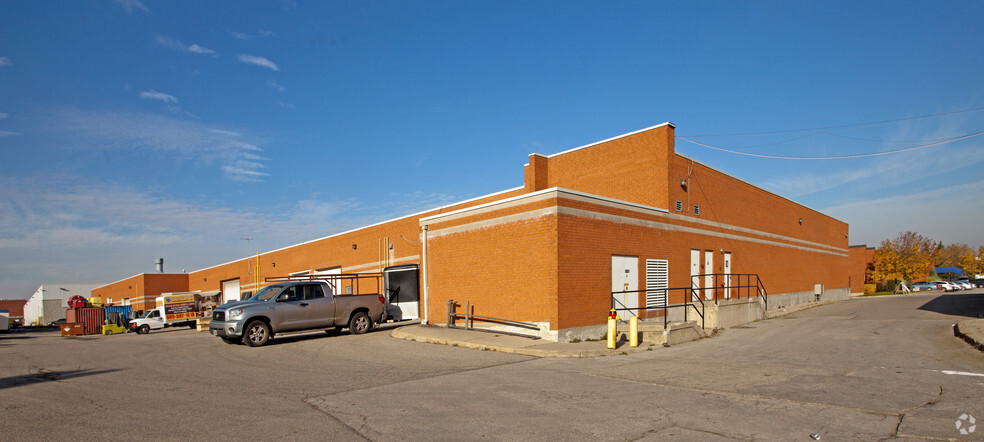 23 W Beaver Creek Rd, Richmond Hill, ON for lease - Primary Photo - Image 1 of 3