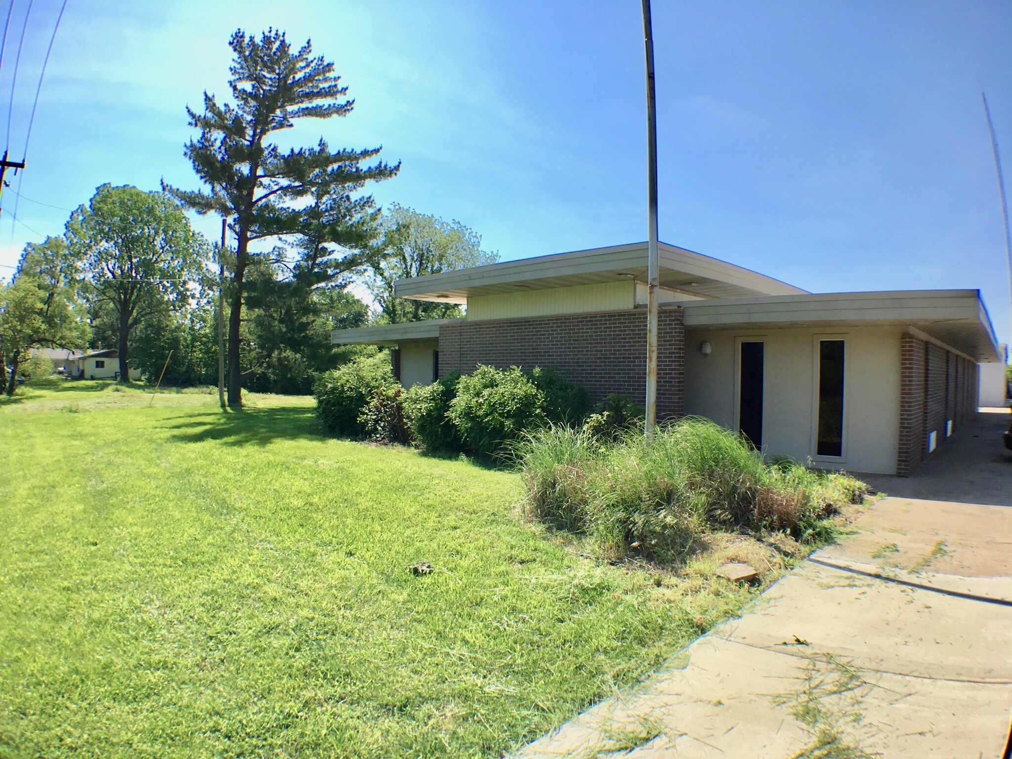 4166 W Kearney St, Springfield, MO for sale Building Photo- Image 1 of 1