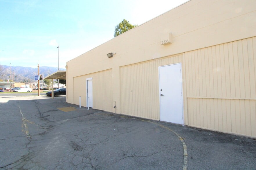 1844 W Glenoaks Blvd, Glendale, CA for lease - Building Photo - Image 3 of 8