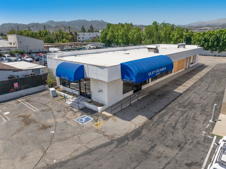 21317 Devonshire St, Chatsworth, CA for sale - Building Photo - Image 3 of 20