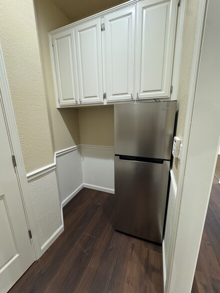 7400 Shoreline Dr, Stockton, CA for lease - Building Photo - Image 2 of 7