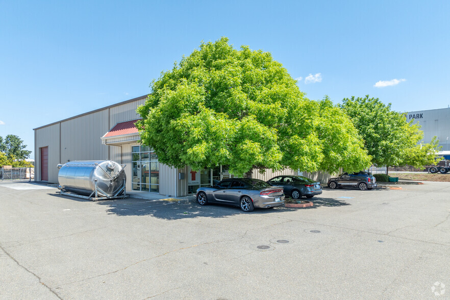 12424 Gold Flake Ct, Rancho Cordova, CA for lease - Building Photo - Image 1 of 7