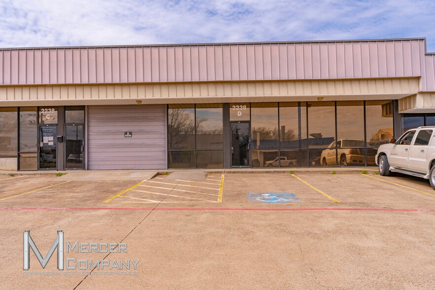 2238 Michigan Ave, Arlington, TX for lease - Building Photo - Image 2 of 7