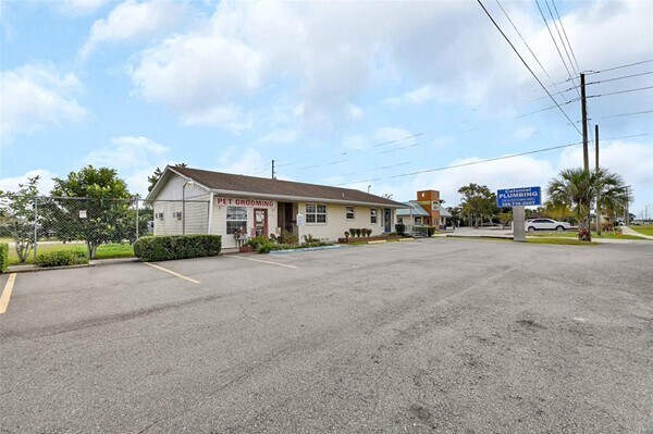 1319 S Woodland Blvd, Deland, FL for sale - Building Photo - Image 3 of 6