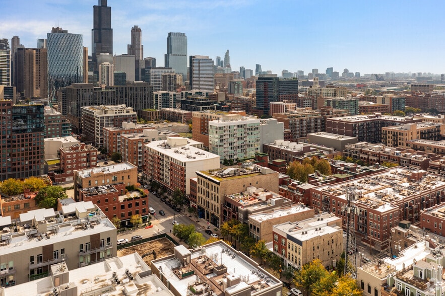 1027-1031 W Madison St, Chicago, IL for lease - Aerial - Image 2 of 12