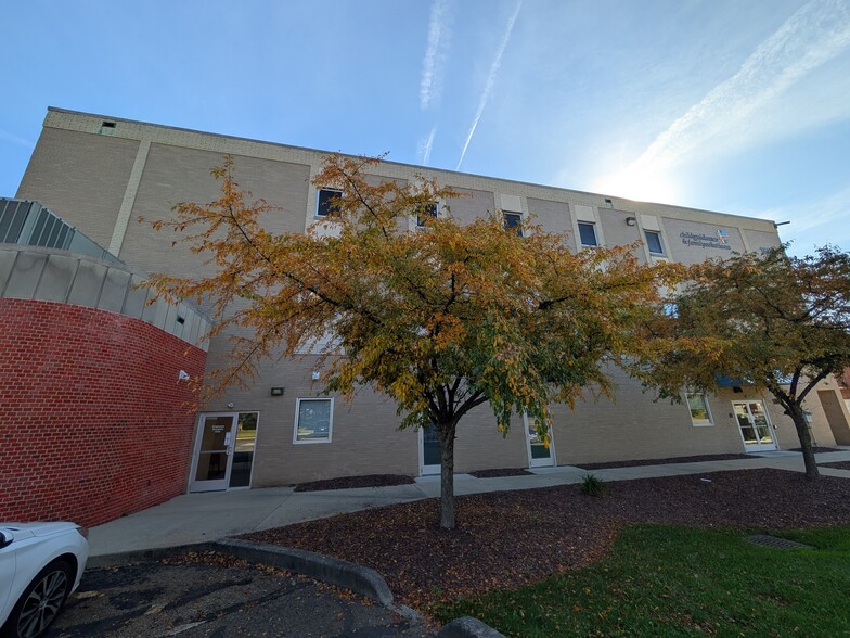 1871 Bailey Rd, Cuyahoga Falls, OH for sale - Building Photo - Image 3 of 15