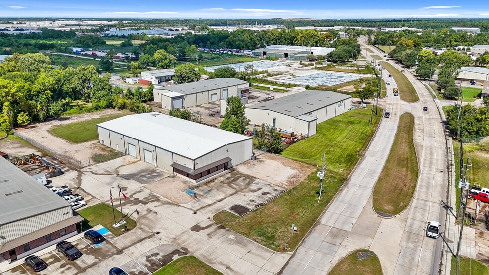 16431 Aldine Westfield Rd, Houston, TX for lease - Building Photo - Image 2 of 25