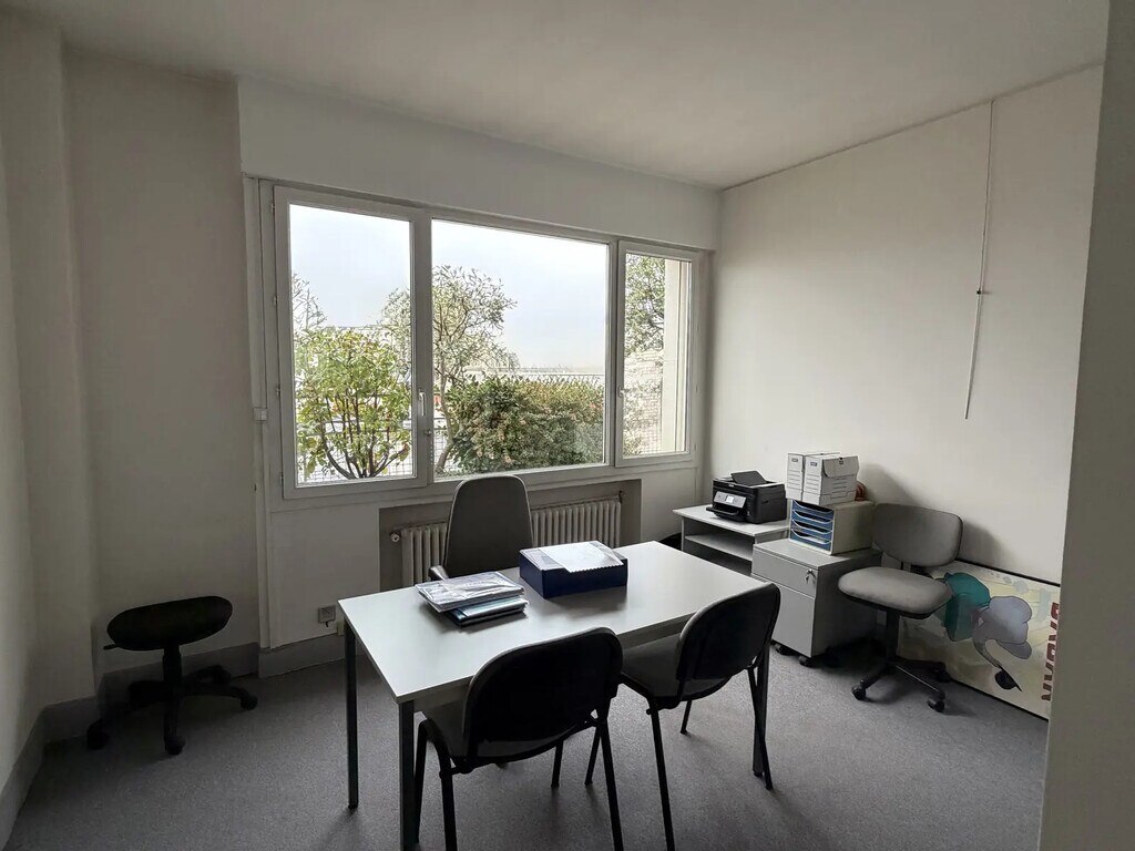 Vente Bureaux 73 m² - Photo 1