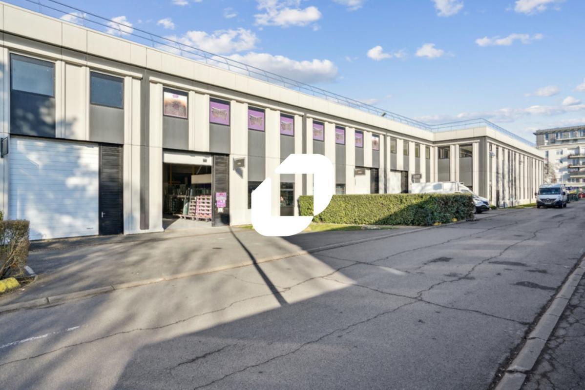 Flex in Lognes for lease Building Photo- Image 1 of 14