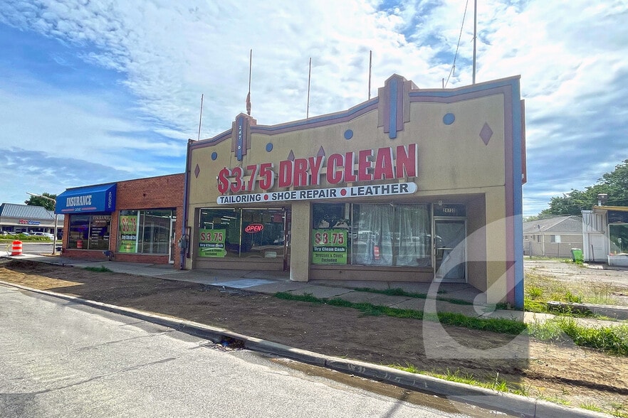 24730 Gratiot Ave, Eastpointe, MI for sale - Primary Photo - Image 1 of 1