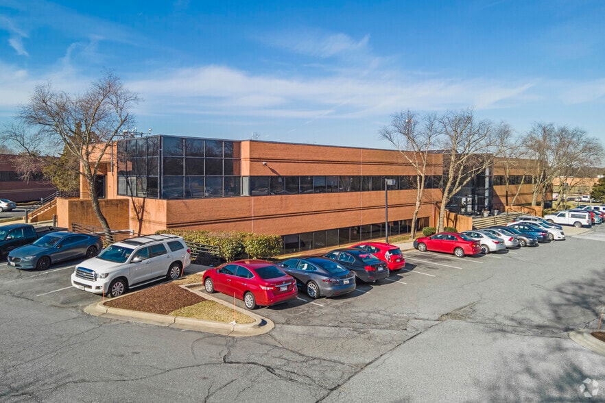 4300 Forbes Blvd, Lanham, MD for lease - Building Photo - Image 1 of 3