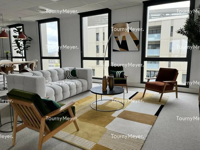 Office in Bordeaux for lease - Interior Photo - Image 2 of 12