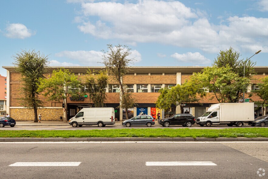Passeig de la Zona Franca, 191-205, Barcelona, Barcelona for lease - Building Photo - Image 2 of 4