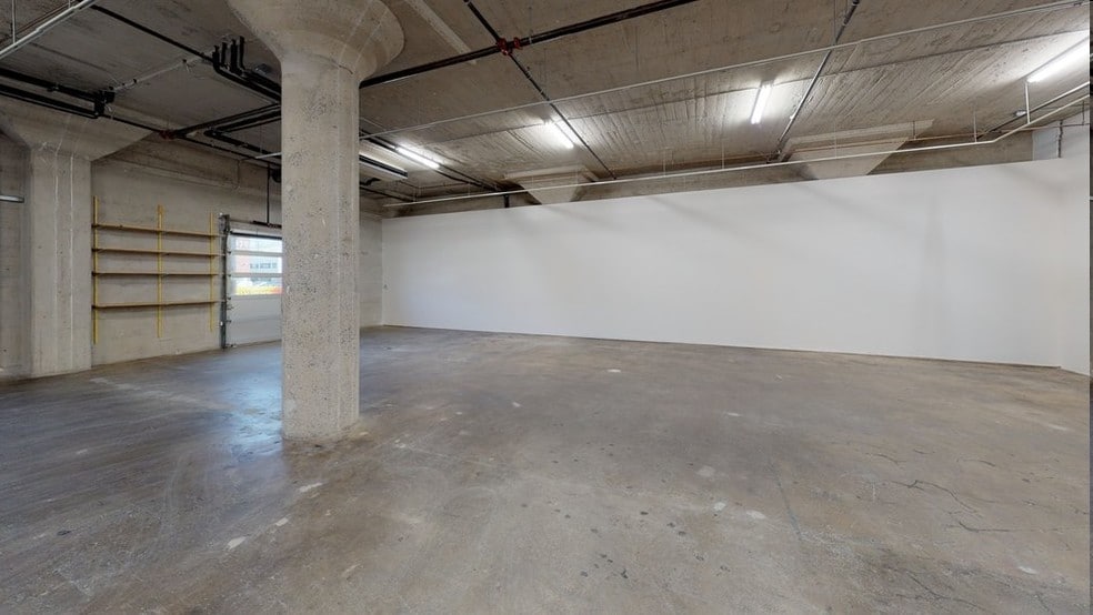915 Mateo St, Los Angeles, CA for lease - Matterport 3D Scan - Image 3 of 13