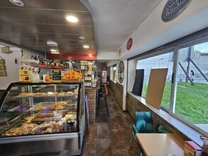 Retail in Rubí for lease Interior Photo- Image 2 of 13