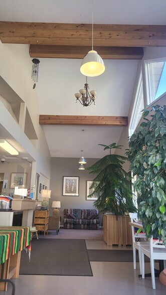 1405 Hwy 97 S, Williams Lake, BC for sale - Lobby - Image 2 of 6