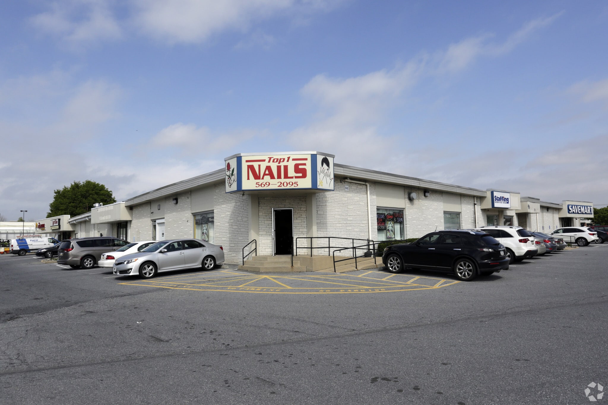 241 W Roseville Rd, Lancaster, PA for sale Primary Photo- Image 1 of 1