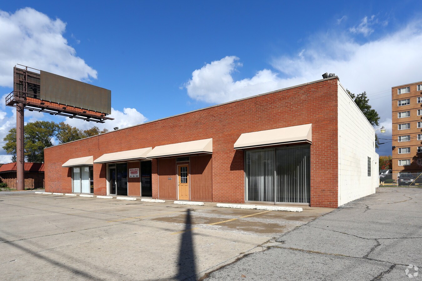 2671 Youngstown Rd, Warren, OH 44484