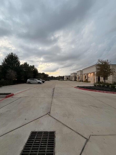 28111 S Firethorne Rd, Katy, TX for lease - Building Photo - Image 2 of 11