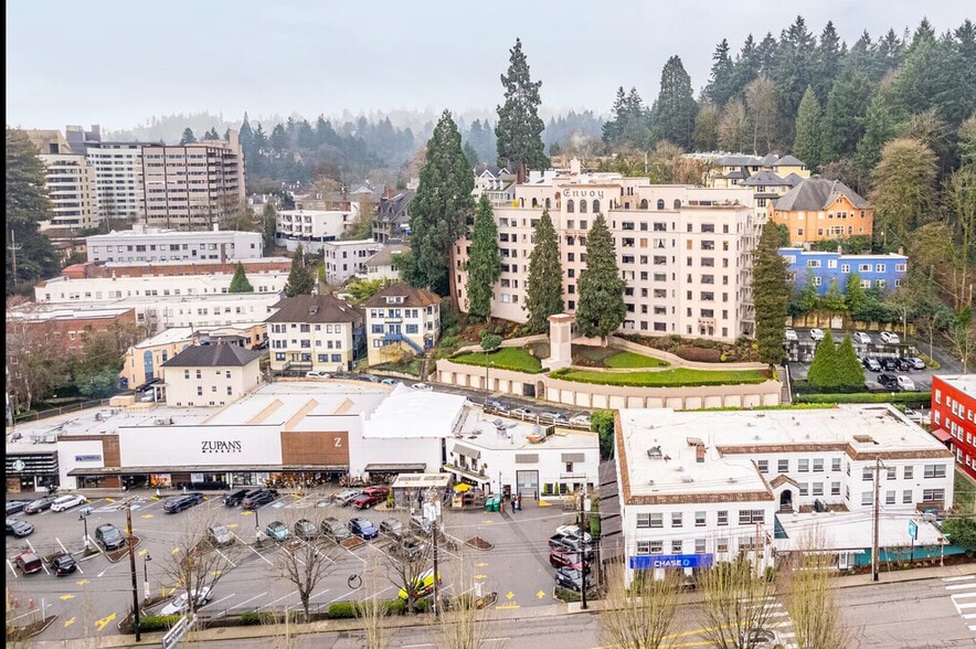 1-27 NW 23rd Ave, Portland, OR for lease - Building Photo - Image 3 of 10