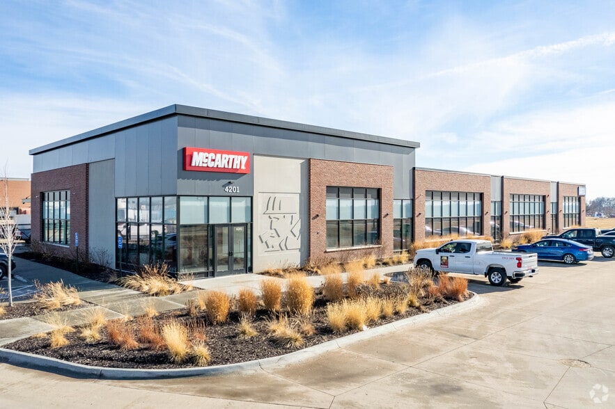 4201 S 130th St, Omaha, NE for sale - Primary Photo - Image 2 of 8