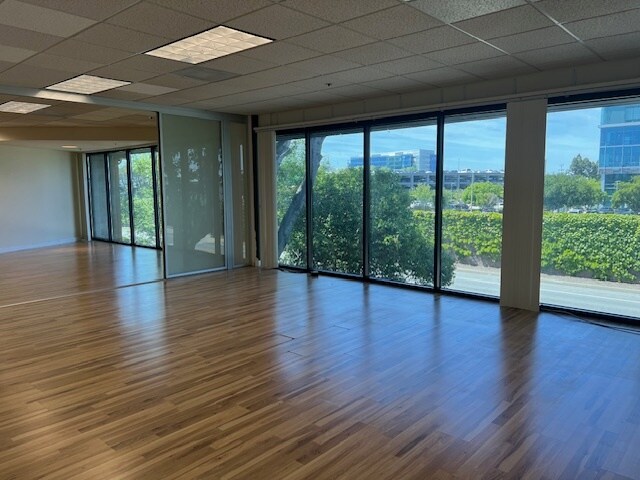 102 Persian Dr, Sunnyvale, CA for lease Building Photo- Image 1 of 9