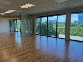 102 Persian Dr, Sunnyvale, CA for lease Building Photo- Image 1 of 9