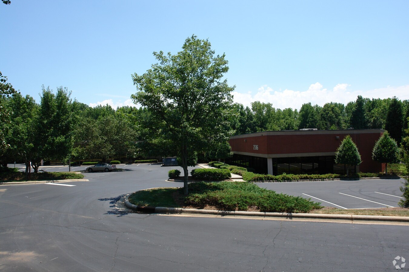 7516 E Independence Blvd, Charlotte, NC 28227