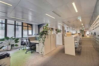 16-18 Rue Du Quatre Septembre, Paris for lease Interior Photo- Image 1 of 9