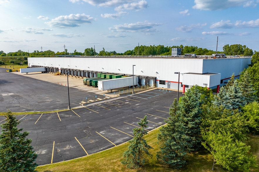 1199 Austin Ct, Howell, MI for sale - Building Photo - Image 1 of 1