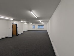 Boundary Rd, Woking for lease Interior Photo- Image 1 of 1