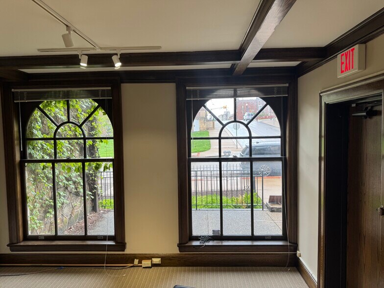 229 S Maple Ave, Greensburg, PA for lease - Building Photo - Image 3 of 15