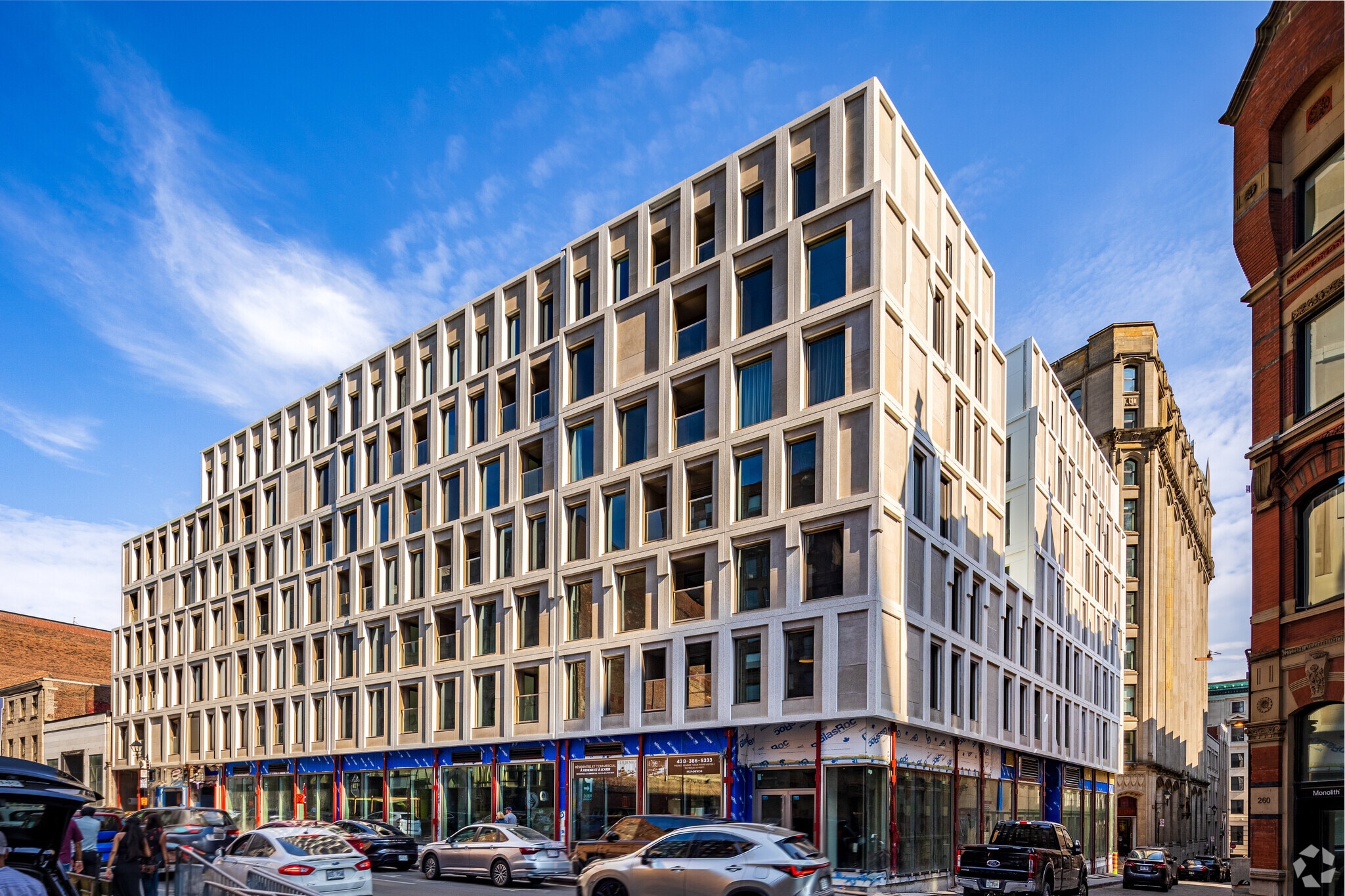 250 Rue Notre-Dame O, Montréal, QC for lease Building Photo- Image 1 of 15