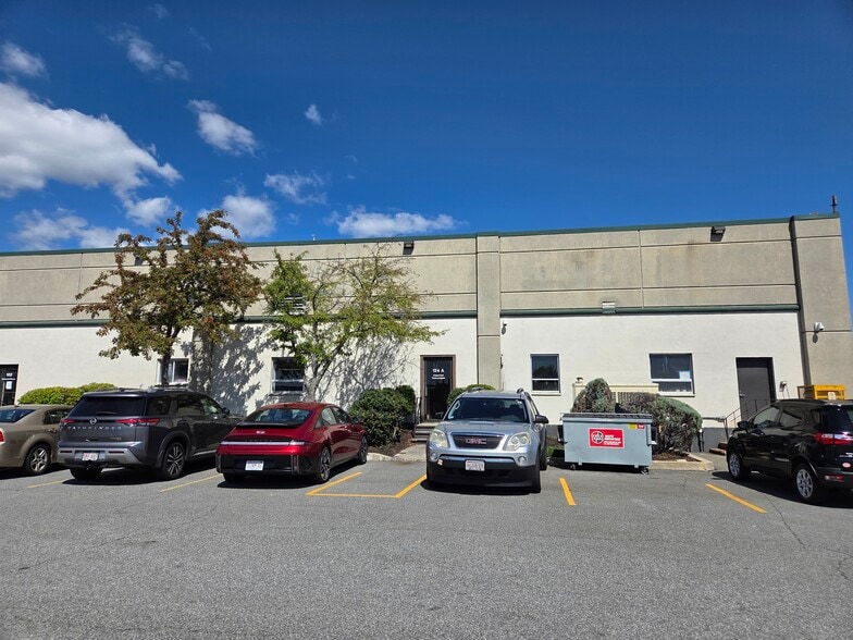 74-124 Cummings Park, Woburn, MA for lease - Building Photo - Image 1 of 8