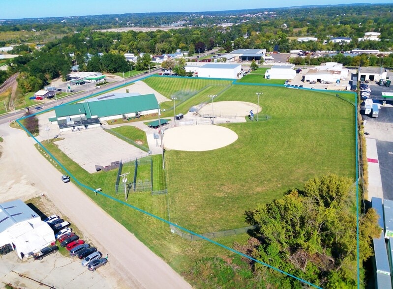 1901 Beloit Ave, Janesville, WI for lease - Primary Photo - Image 2 of 4