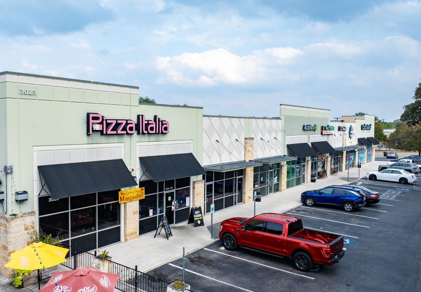 3023 Thousand Oaks Dr, San Antonio, TX for lease Building Photo- Image 1 of 9