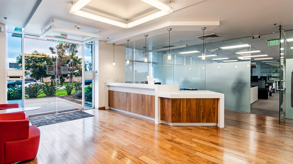 4035 Via Oro Ave, Long Beach, CA for sale - Building Photo - Image 2 of 4