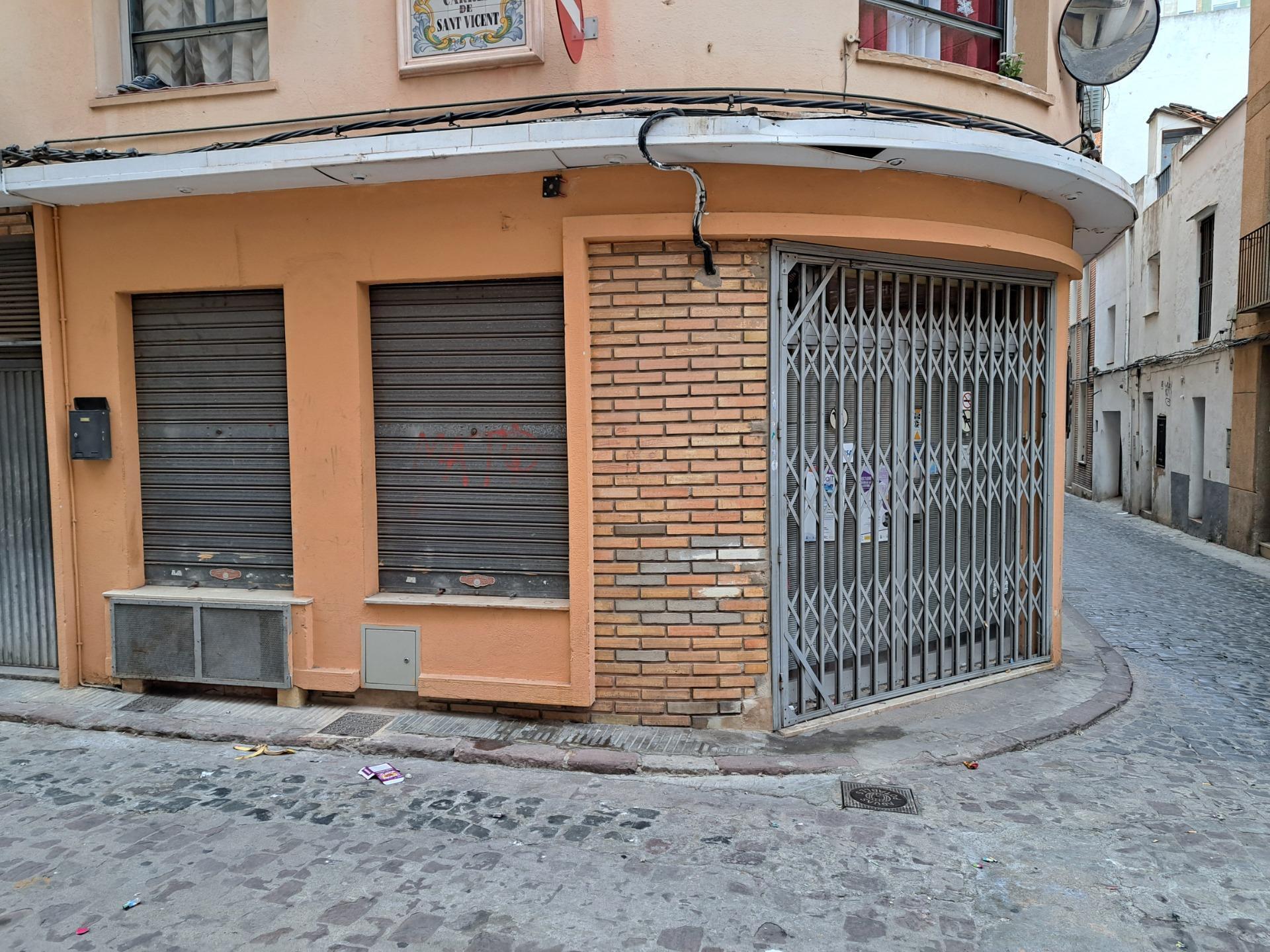 Retail in Alzira for lease Building Photo- Image 1 of 11